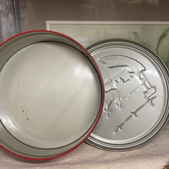 Vintage Shirley Jean Fruit Cake Christmas Tin Container - Picture 4 of 4